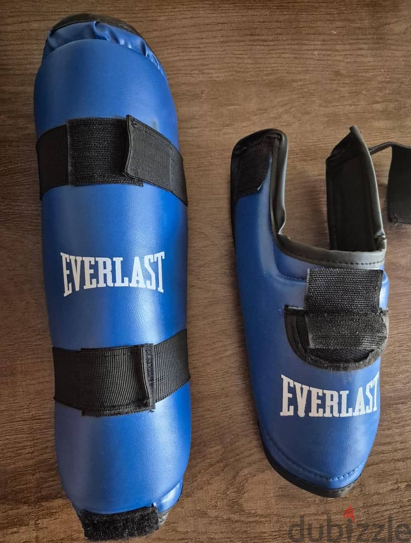 2 set karate gloves and shin guards 4