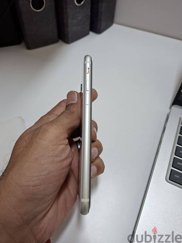 iPhone SE2, 256GB, Silver white, Battery 82% 6