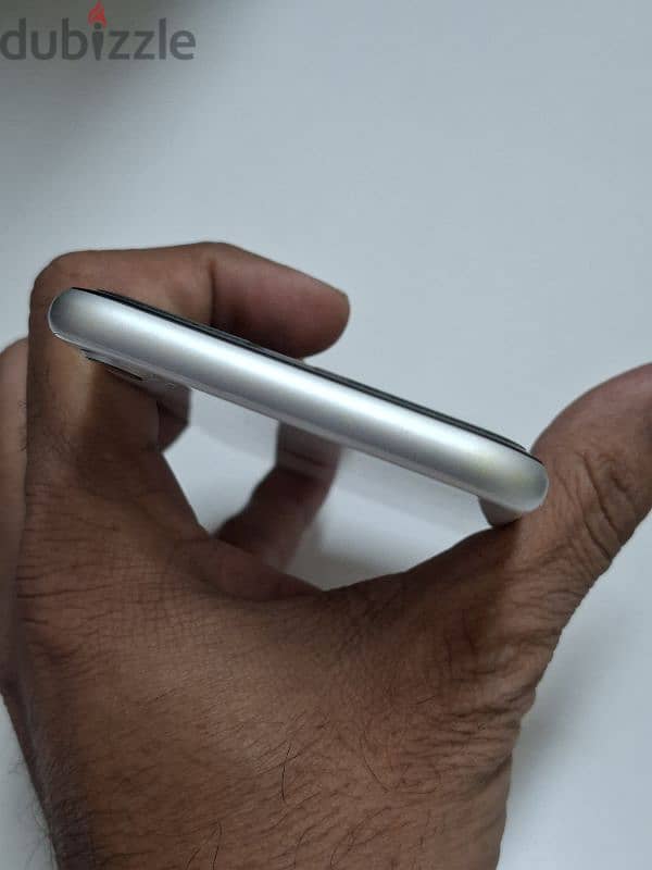 iPhone SE2, 256GB, Silver white, Battery 82% 7