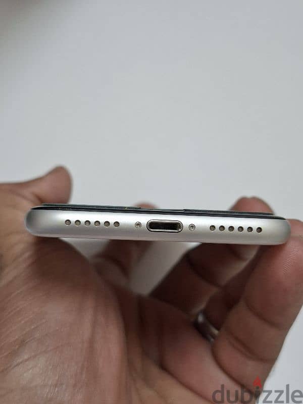 iPhone SE2, 256GB, Silver white, Battery 82% 8