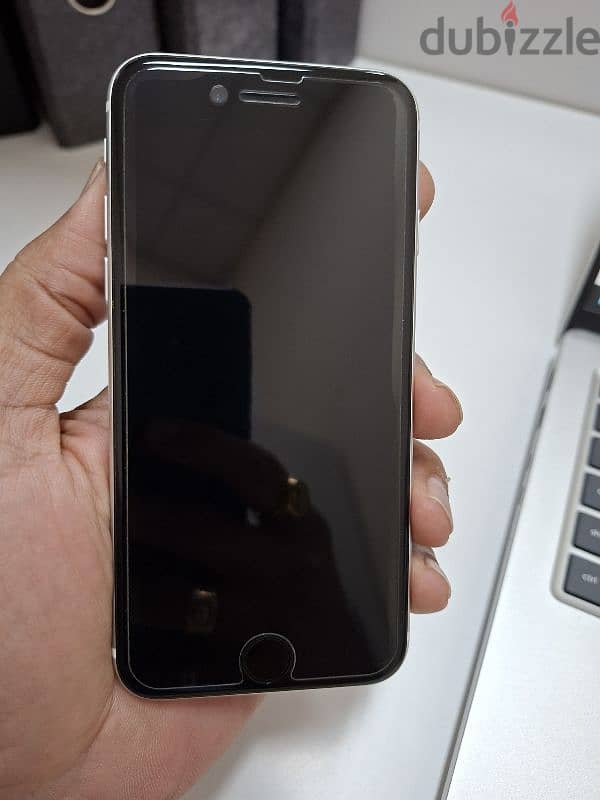 iPhone SE2, 256GB, Silver white, Battery 82% 9