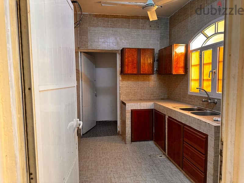 apartments for rent in Al Amarat 7