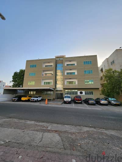 Luxury apartment for rent in Al-Qurm للايجار شقه فاخره في القرم قريب العياده الامريكيه