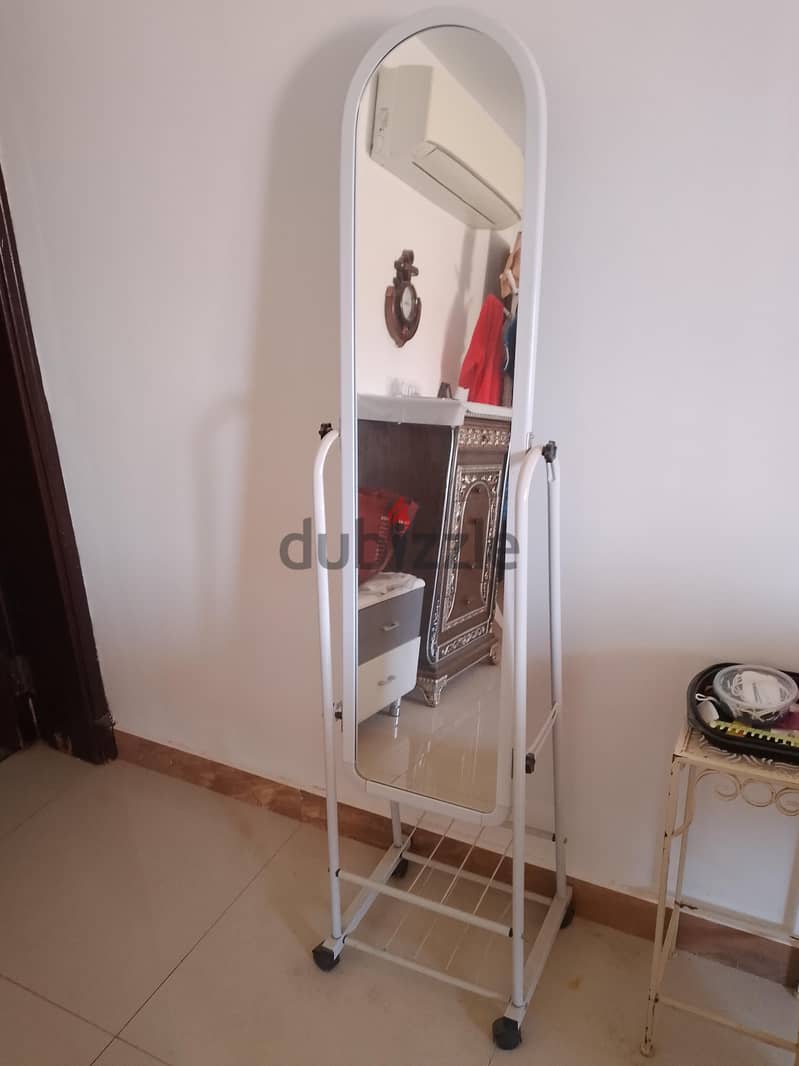 Bulgicumbig mirror with stainless frame and one roof 1