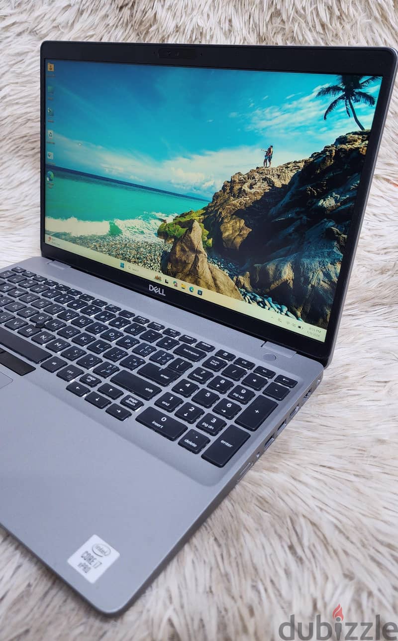 Dell 5510 i7-10th 15.6 FHD borderless Display 4gb intel Uhd Graphics 2