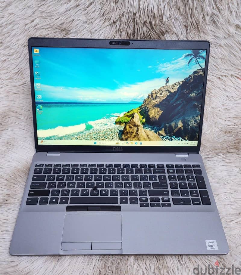 Dell 5510 i7-10th 15.6 FHD borderless Display 4gb intel Uhd Graphics 5