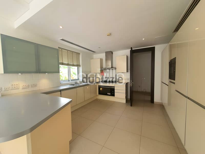 RTWV8261, Spacious five-bedroom villa in Phase One, Al Mouj, Muscat 1