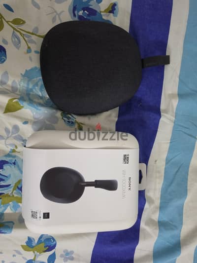Sony WH-1000XM6 Bluetooth headset