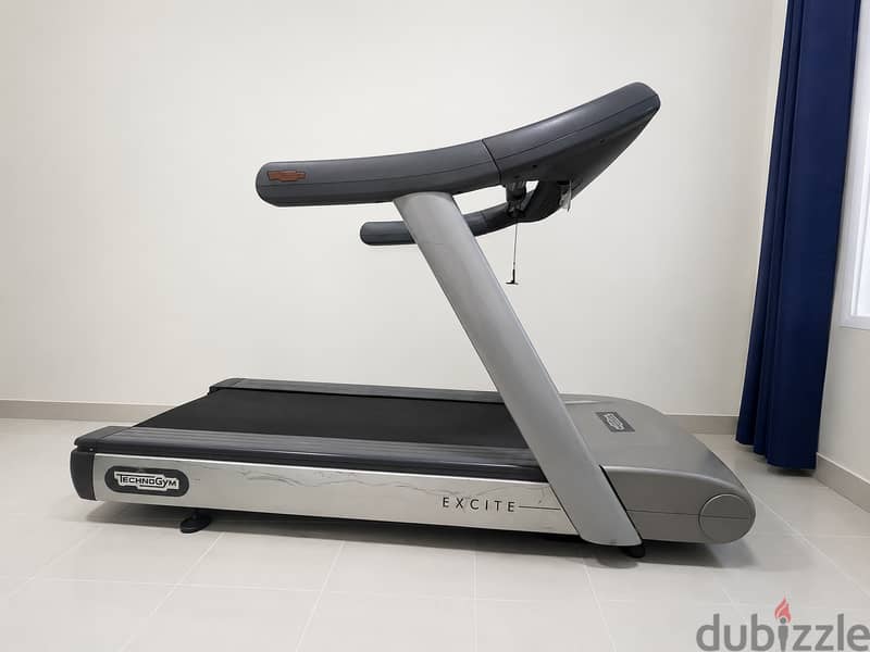 Technogym Excite Professional Treadmill – Excellent Condition 1
