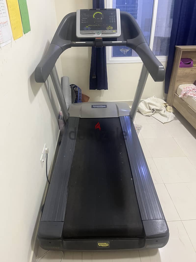 Technogym Excite Professional Treadmill – Excellent Condition 2