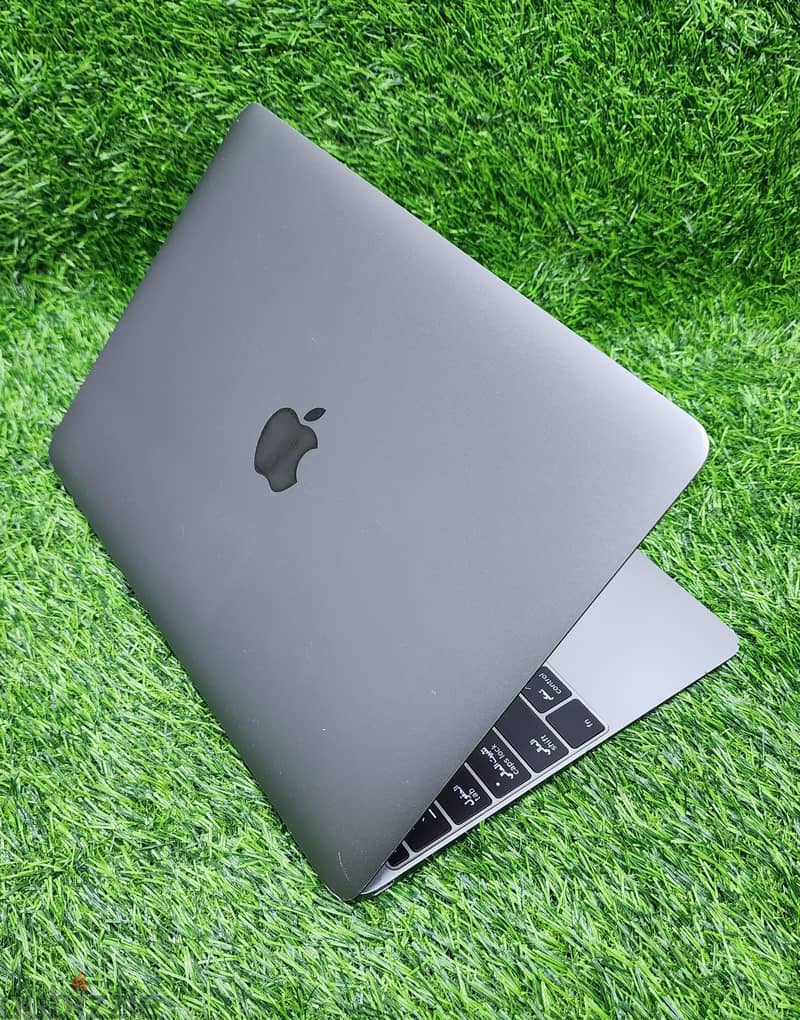 Apple MacBook A1534 M3 Pro Ultra Slim Retina Display 3