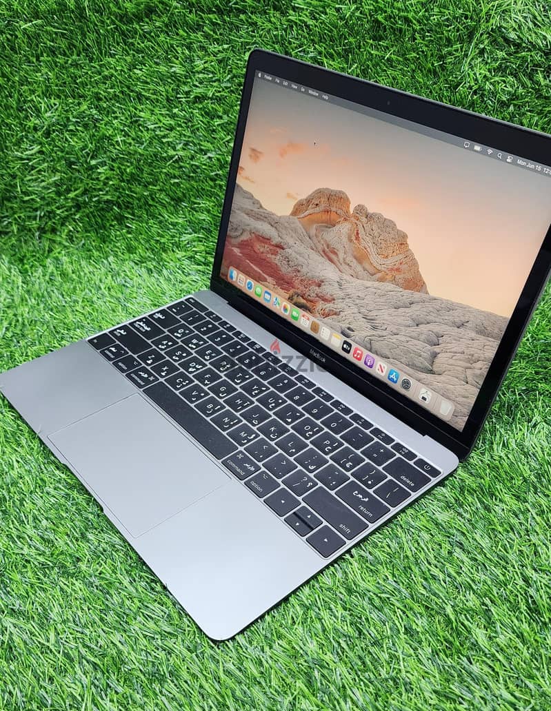 Apple MacBook A1534 M3 Pro Ultra Slim Retina Display 4