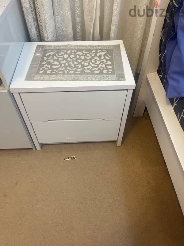 A bedroom set 2