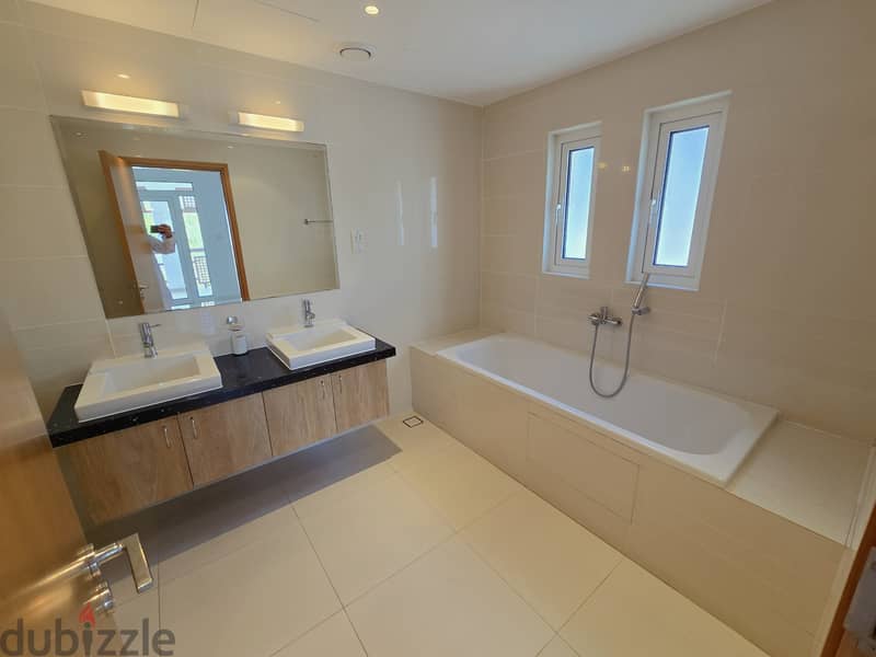 تاون هاوس للايجار الموج(1100r)Townhouse for rent in Al Mouj 17