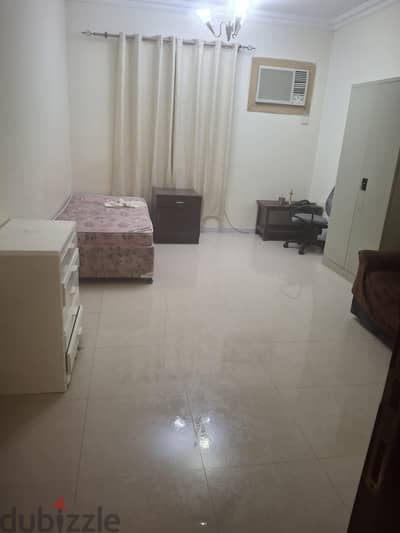 bedspace. only for ladies. (indian)