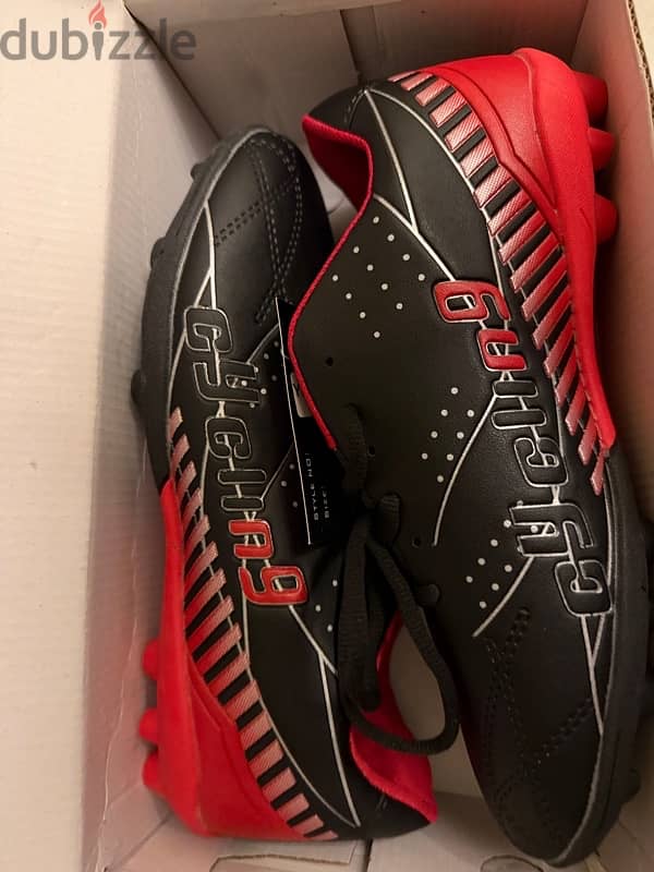 Football shoes size 42/43 New 1