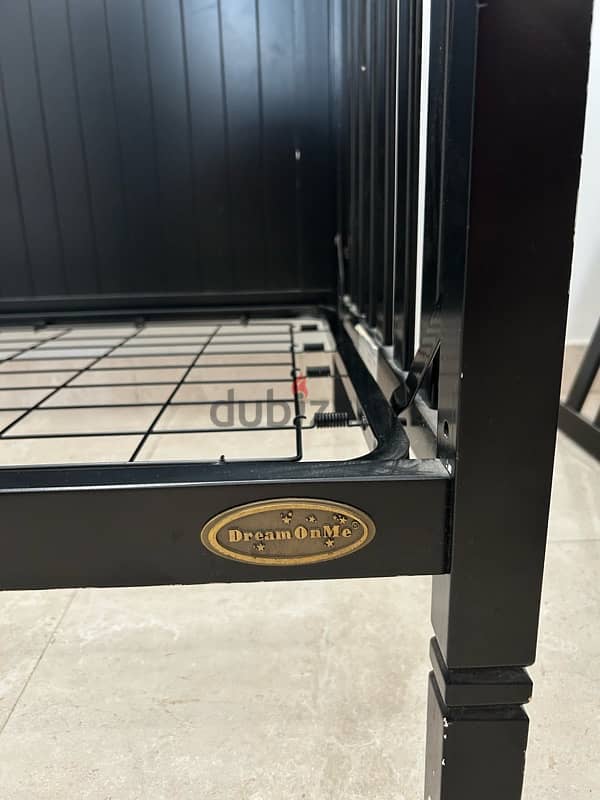 Baby crib/ day bed 1