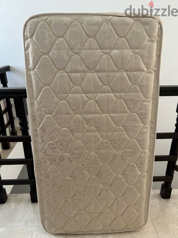 Baby crib/ day bed 4