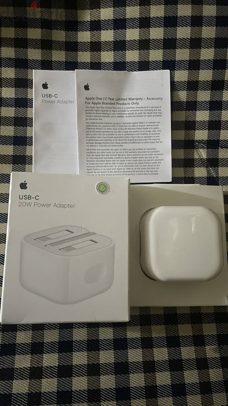 Original Apple 20W USB-C Type Power Adapter 2