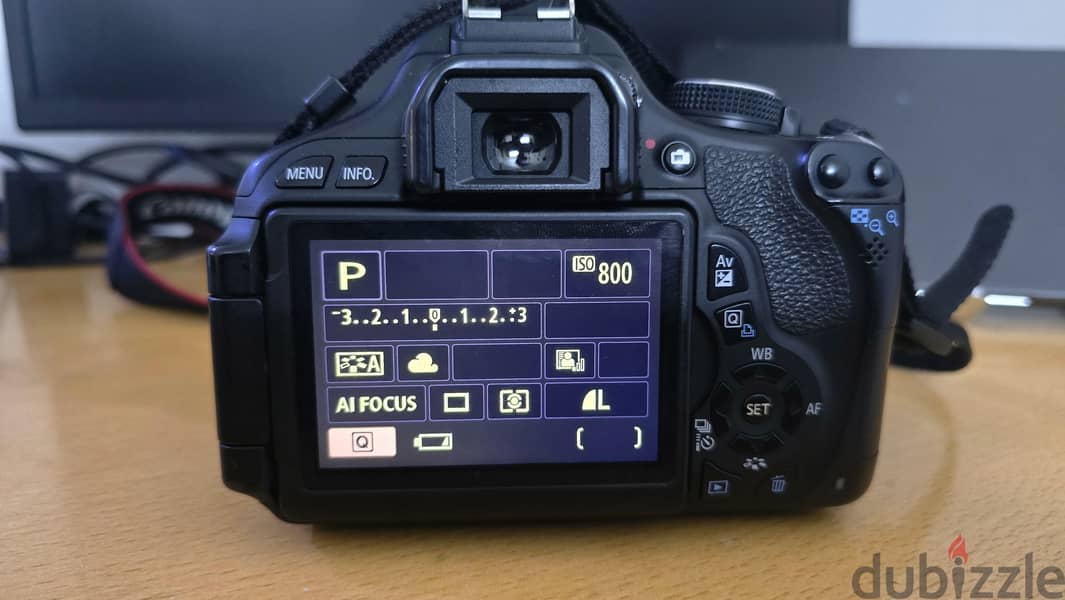 Canon EOS 600D DSLR 3