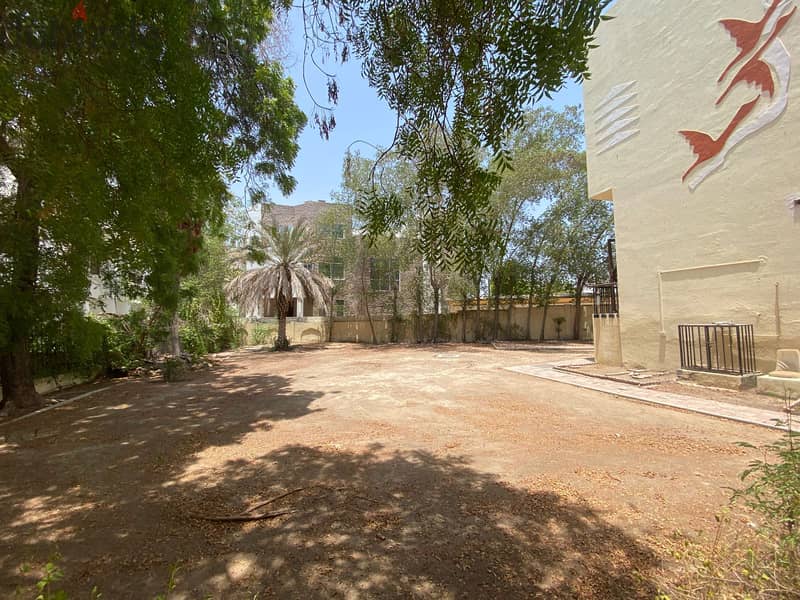 Villa 6BHK villa for rent in madinat Illam 1