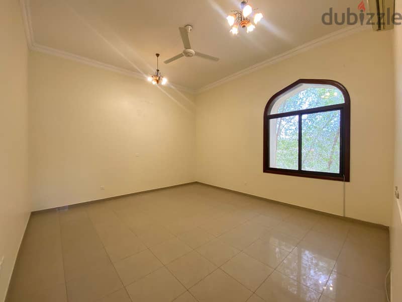 Villa 6BHK villa for rent in madinat Illam 9