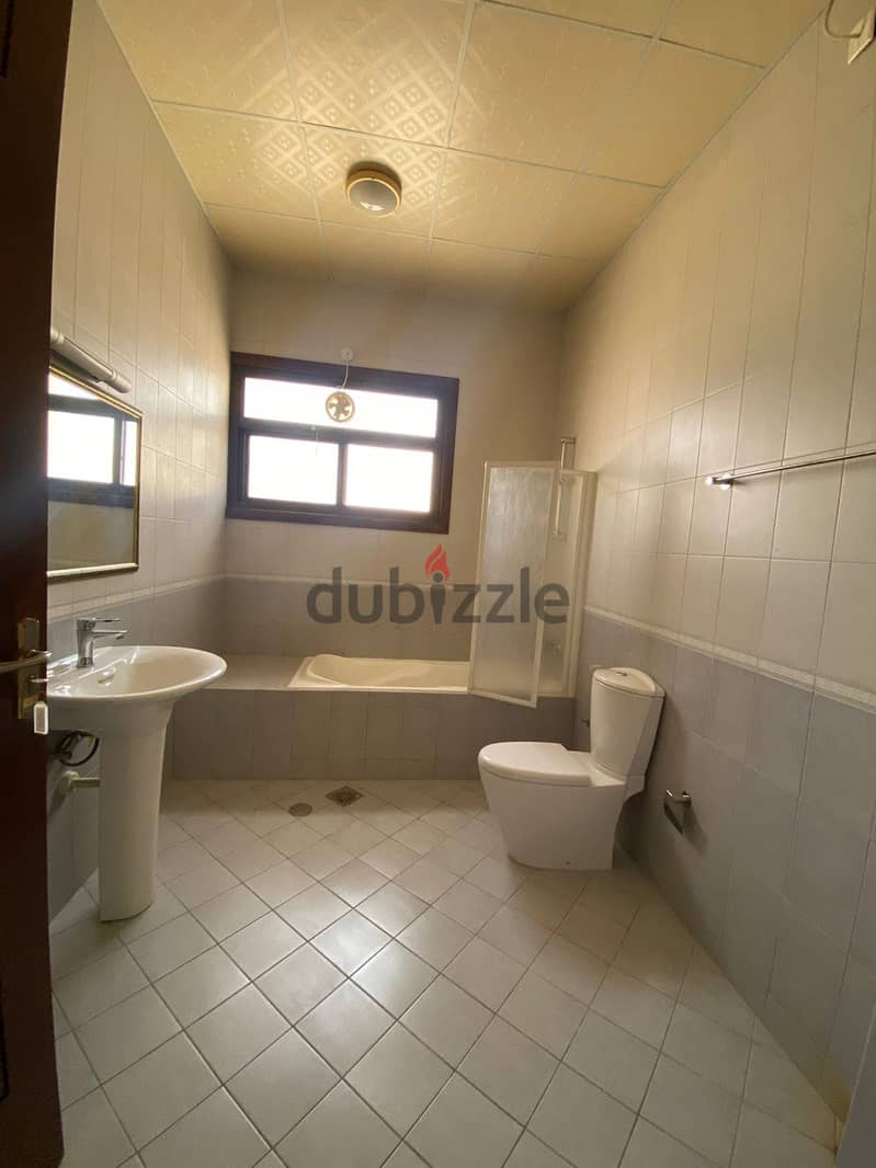 Villa 6BHK villa for rent in madinat Illam 11