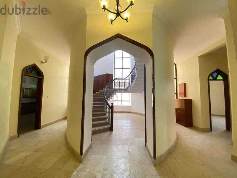Villa 6BHK villa for rent in madinat Illam 12