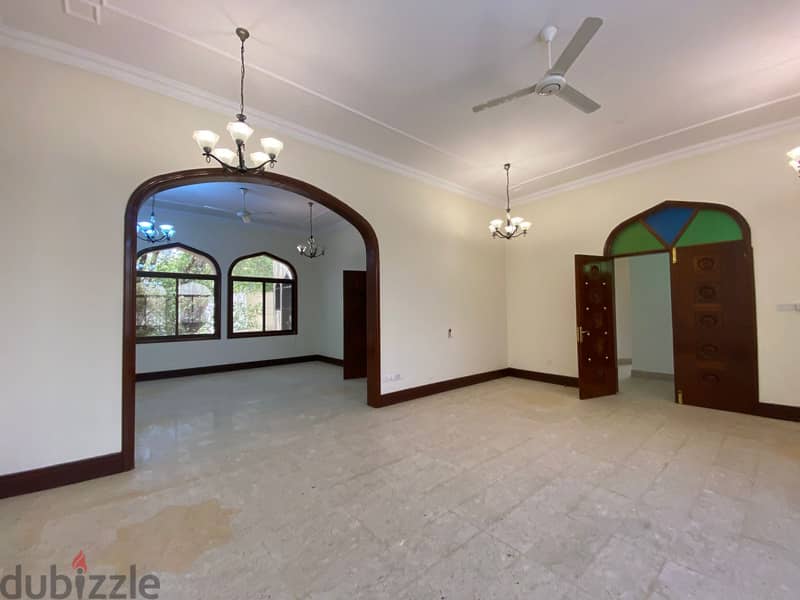 Villa 6BHK villa for rent in madinat Illam 14