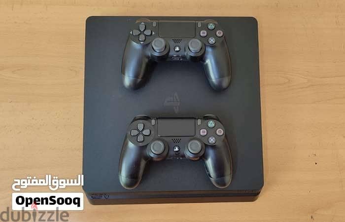 playstation 4 like new 65 Ryals only 1