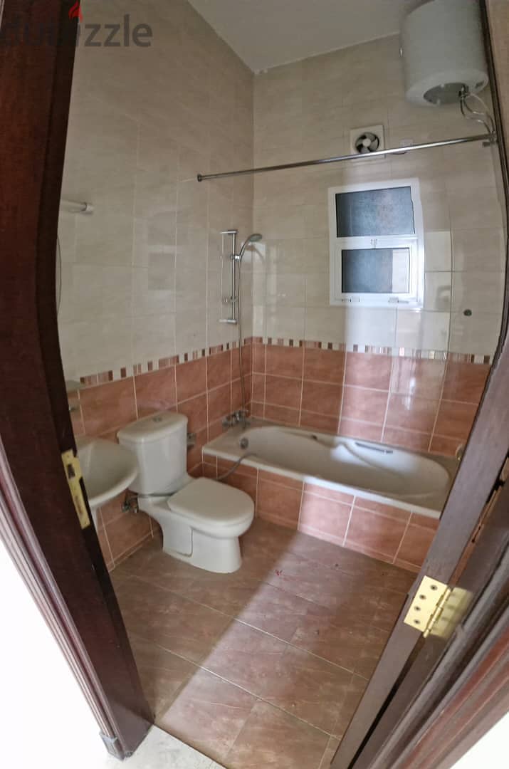 Spacious 4-Bedroom Villa for Rent in Qurum | UMV13 6