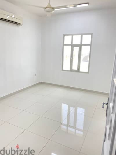 Apartment for Rent – Al Khuwair /شقه  للايجار في الخوير