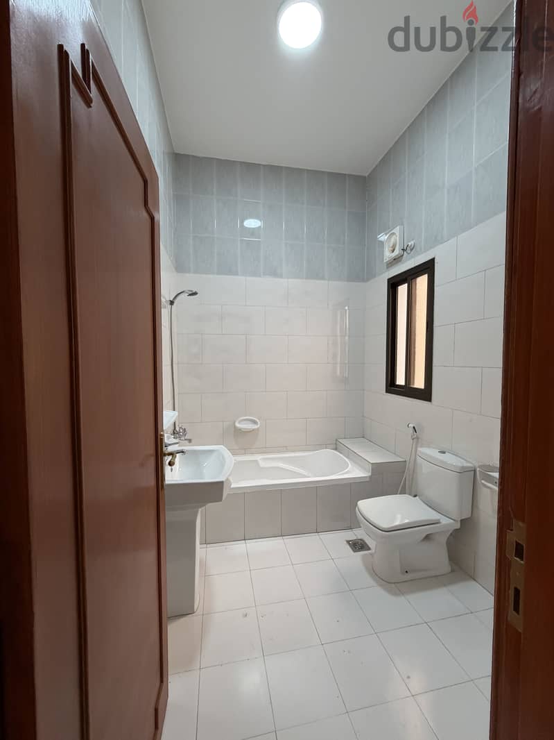 Villa Standalone 6BHK for rent in Sarouj Qurum 15