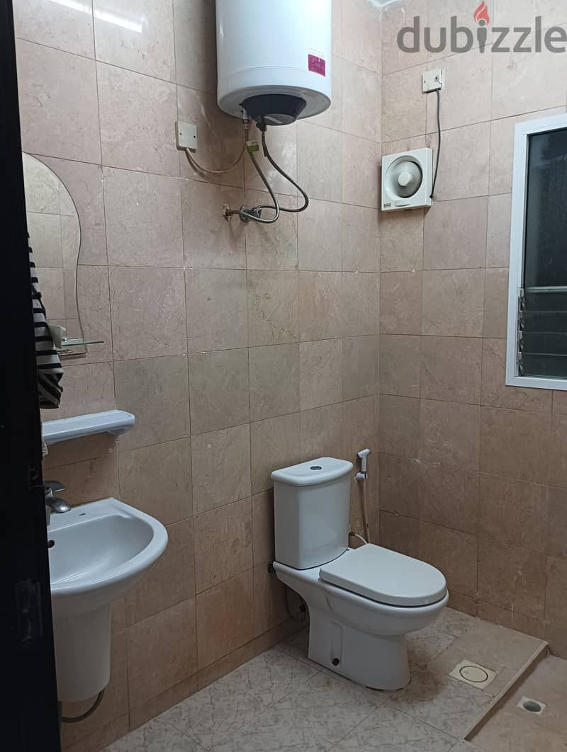Flat For Rent  Near Zakheer Mall. 3