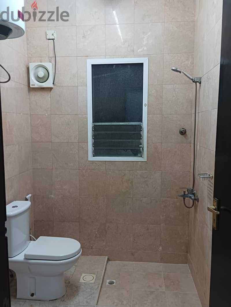 Flat For Rent  Near Zakheer Mall. 4