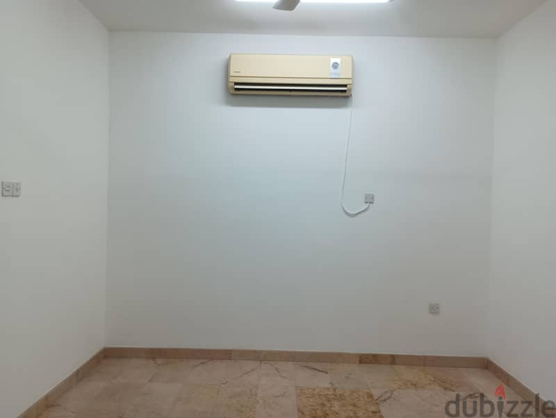 Flat For Rent  Near Zakheer Mall. 8