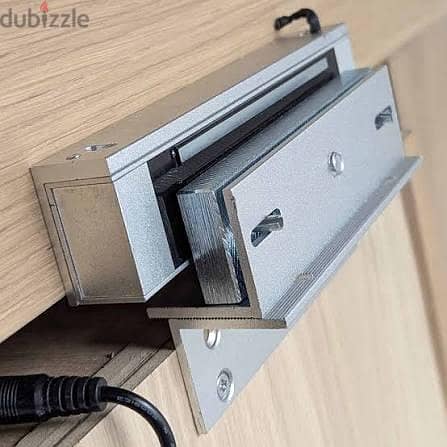 Cctv, intercom , smart lock, remote Gate. 5