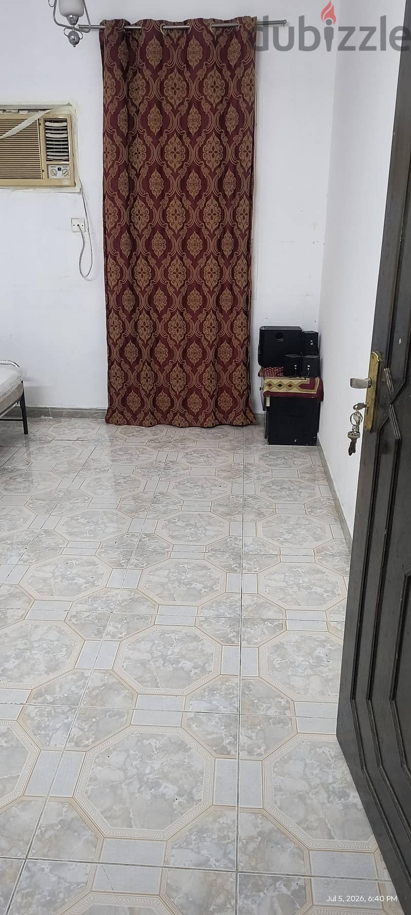 SINGLE SHARING ROOM WITH SHARING BATH & KITCHEN 2