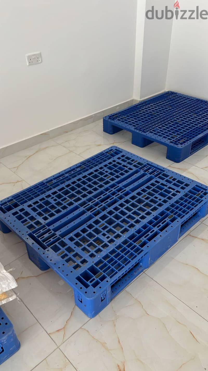 wood and plastic pallet available 7
