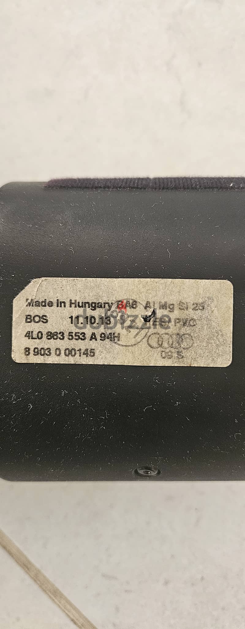 Original Audi Q7 retractable trunk cover 1