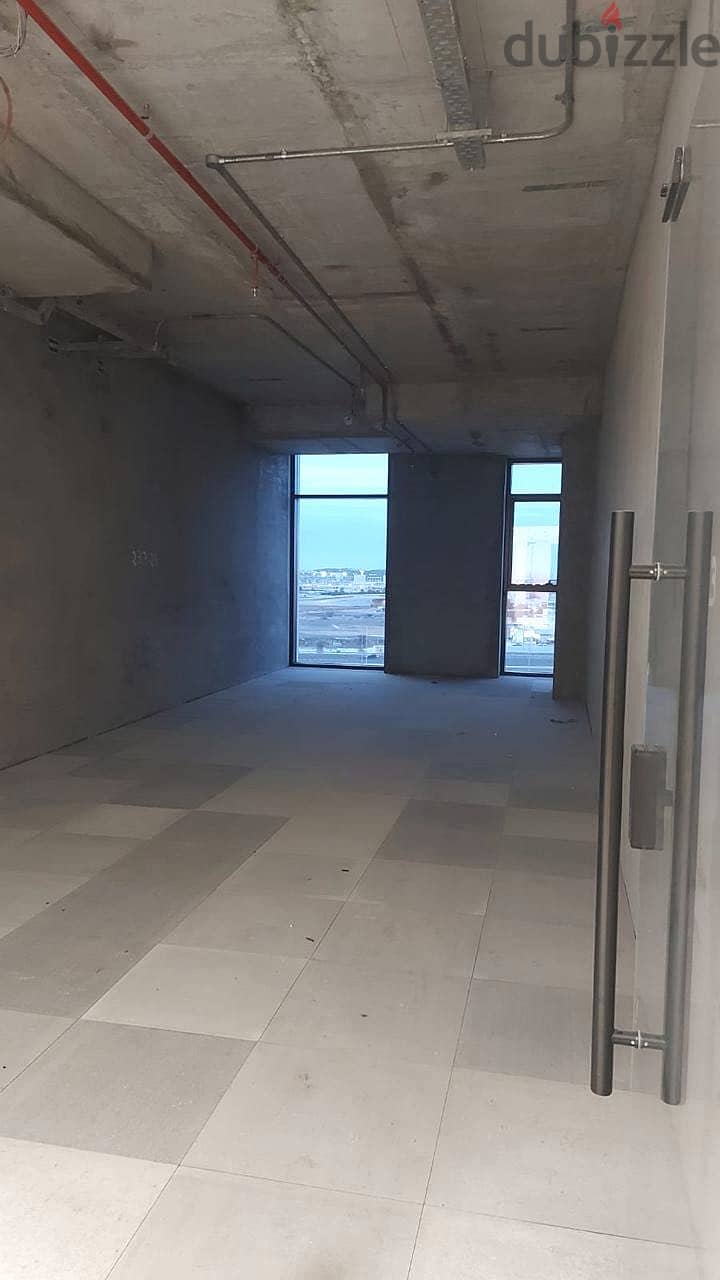 EXCLUSIVE OFFICE SPACE FOR RENT - MUSCAT HILLS! 2