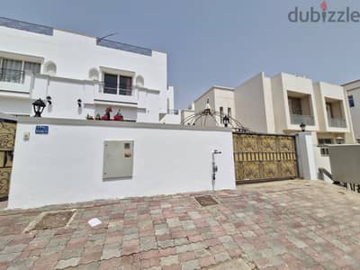 6 BR Spacious Modern Villa – Al Ansab Heights