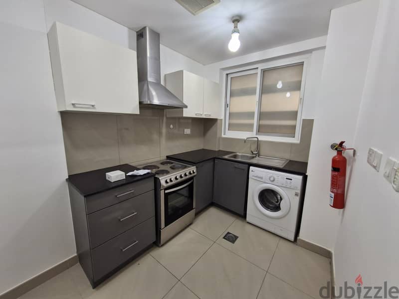 2 BR Elegant Apartment in Azaiba – Rooftop Pool Access 7