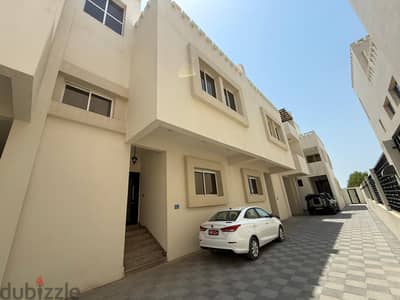 Villa for Sale in South Al Hail – OMR 80,000 | UMVS8