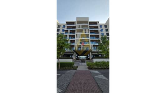 Stunning 2HK Penthouse | Marina & Pool Views | Prime Location