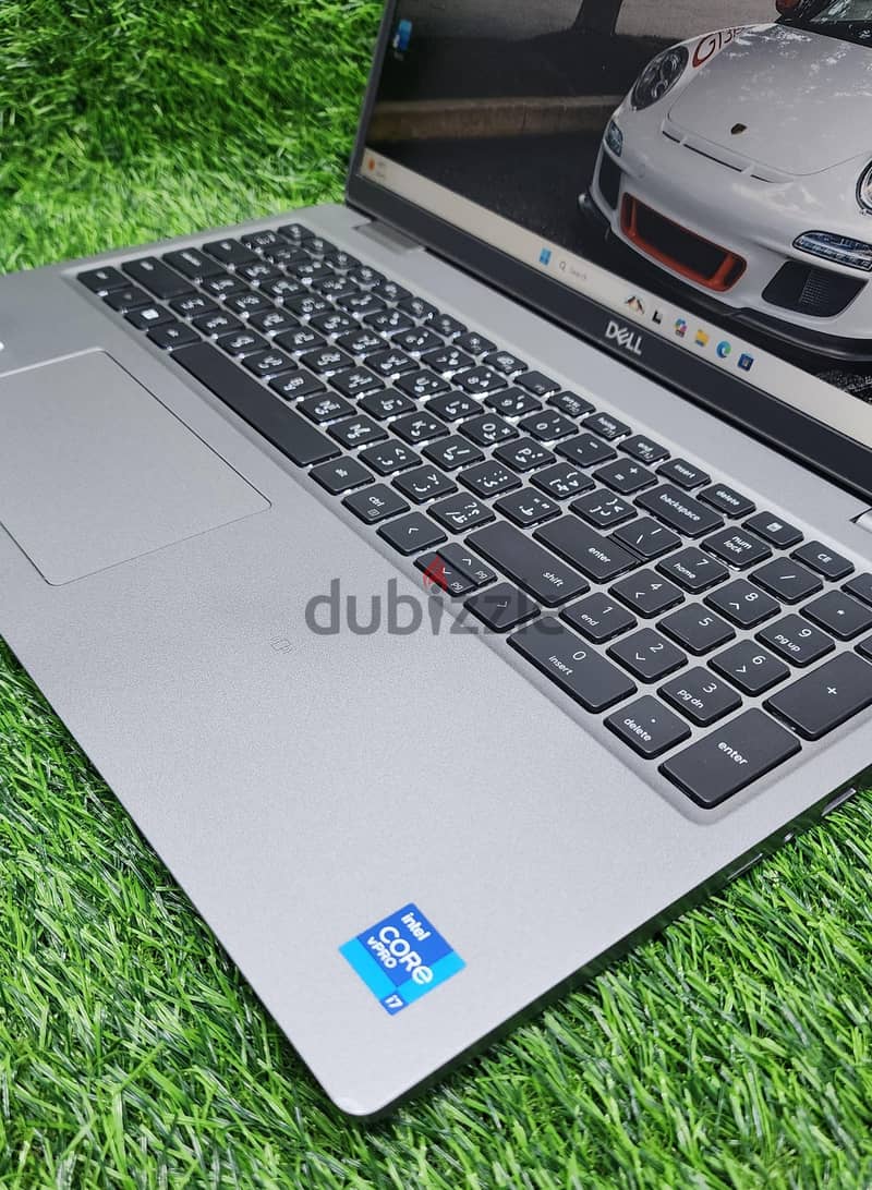 Dell latitude 5520 i7-11th 3.00Ghz  4gb iris xe graphics 4