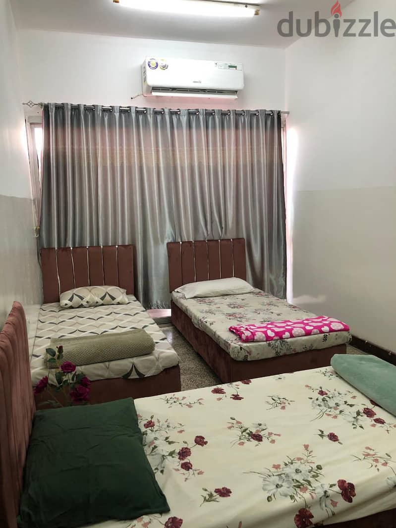 BEDSPACE AND SHEARING ROOM AVAILABLE FOR RENT ONLY FOR LADIES 8