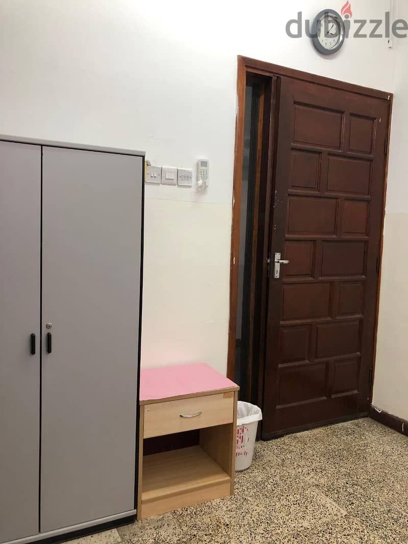 BEDSPACE AND SHEARING ROOM AVAILABLE FOR RENT ONLY FOR LADIES 11