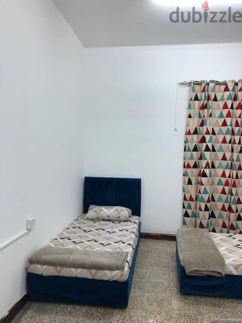 BEDSPACE AND SHEARING ROOM AVAILABLE FOR RENT ONLY FOR LADIES 18