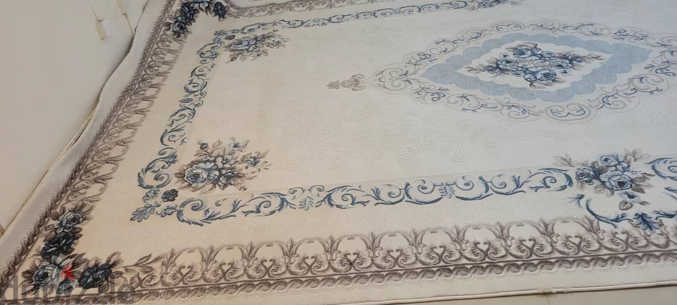 carpet very big majlis like new 2